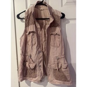 Women's pink vest size medium, Light Weight,  Great Condition Maurices